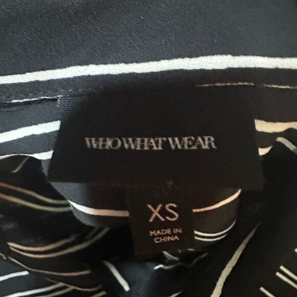 Who What Wear Top Women’s XS Black And White Stripe Button Down Pockets - Picture 8 of 10
